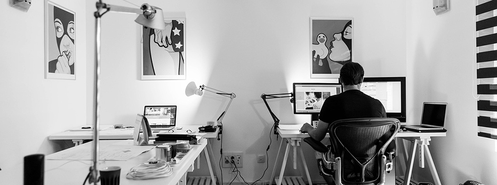 フリーランスデザイナー